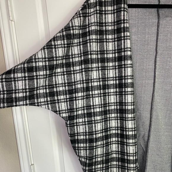 Riah Fashion Goth Cardigan Bat Wing Sleeve open front Black & Gray Plaid XL - Picture 5 of 11